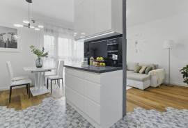 Excellent 2 Bed Apartment For Sale in Warsaw