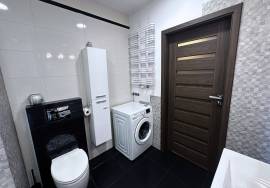 Excellent 2 Bed Apartment For Sale in Warsaw