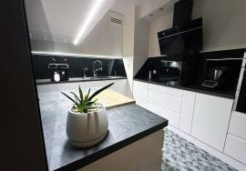 Excellent 2 Bed Apartment For Sale in Warsaw