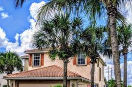 Luxury 3 Bed Water front Villa For Sale In Cape Coral Florida