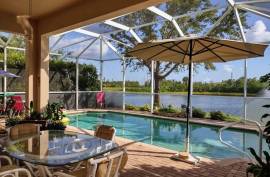 Luxury 3 Bed Water front Villa For Sale In Cape Coral Florida