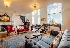 Luxury Château Te Kamo For Sale in Ngararatunua New
