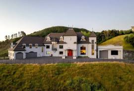 Luxury Château Te Kamo For Sale in Ngararatunua New