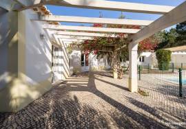 Modern 5-Bedroom Villa with Heated Pool and AL Licence in Vale da Telha Modern 5-Bedroom Villa with Heated Pool and AL Licence in Vale da Telha