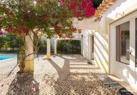 Modern 5-Bedroom Villa with Heated Pool and AL Licence in Vale da Telha Modern 5-Bedroom Villa with Heated Pool and AL Licence in Vale da Telha