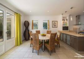 Modern 5-Bedroom Villa with Heated Pool and AL Licence in Vale da Telha Modern 5-Bedroom Villa with Heated Pool and AL Licence in Vale da Telha