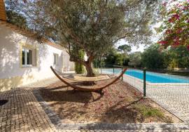 Modern 5-Bedroom Villa with Heated Pool and AL Licence in Vale da Telha Modern 5-Bedroom Villa with Heated Pool and AL Licence in Vale da Telha