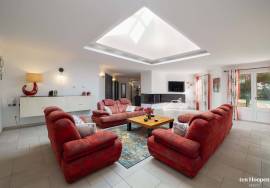 Modern 5-Bedroom Villa with Heated Pool and AL Licence in Vale da Telha Modern 5-Bedroom Villa with Heated Pool and AL Licence in Vale da Telha