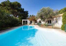 Modern 5-Bedroom Villa with Heated Pool and AL Licence in Vale da Telha Modern 5-Bedroom Villa with Heated Pool and AL Licence in Vale da Telha