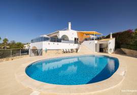 Immaculate 4 Bedroom Villa on Santo Antonio Golf, Budens Immaculate 4 Bedroom Villa on Santo Antonio Golf, Budens