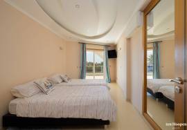 Immaculate 4 Bedroom Villa on Santo Antonio Golf, Budens Immaculate 4 Bedroom Villa on Santo Antonio Golf, Budens