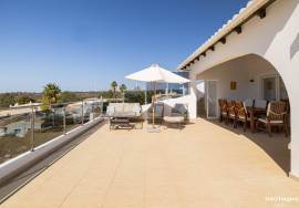 Immaculate 4 Bedroom Villa on Santo Antonio Golf, Budens Immaculate 4 Bedroom Villa on Santo Antonio Golf, Budens