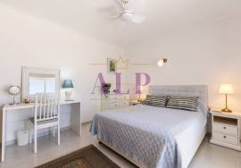 3 Bedroom Top Floor Apartment with Panoramic Ocean Views