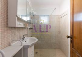 3 Bedroom Top Floor Apartment with Panoramic Ocean Views