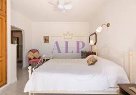 3 Bedroom Top Floor Apartment with Panoramic Ocean Views