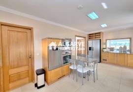Exclusive 5-Bedroom Villa on the  Golf Course in Vilamoura