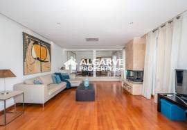 Exclusive 5-Bedroom Villa on the  Golf Course in Vilamoura