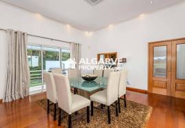 Exclusive 5-Bedroom Villa on the  Golf Course in Vilamoura