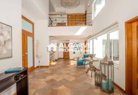 Exclusive 5-Bedroom Villa on the  Golf Course in Vilamoura