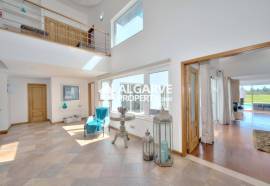 Exclusive 5-Bedroom Villa on the  Golf Course in Vilamoura