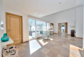 Exclusive 5-Bedroom Villa on the  Golf Course in Vilamoura