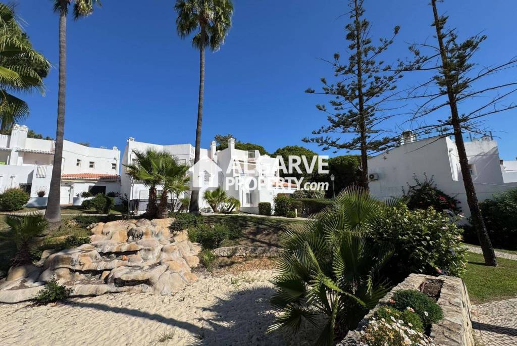 Charming 3 bedroom semi-detached villa near the Tennis Academy, Golf and the beach in Vale Lobo, Algarve