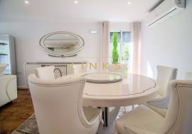 4-bedroom villa with pool, garden, and sea view — Machico, Madeira