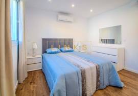 4-bedroom villa with pool, garden, and sea view — Machico, Madeira