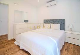 4-bedroom villa with pool, garden, and sea view — Machico, Madeira
