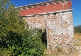 Land with Ruin to Renovate at Height between Querença and Loulé.