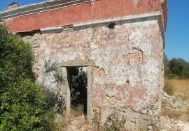 Land with Ruin to Renovate at Height between Querença and Loulé.
