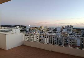 4 bedroom apartment with private parking for annual rental