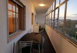 4 bedroom apartment with private parking for annual rental