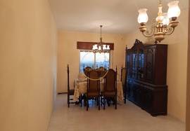 4 bedroom apartment with private parking for annual rental