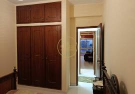 4 bedroom apartment with private parking for annual rental