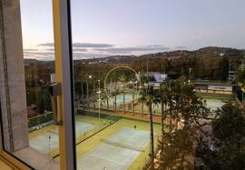 4 bedroom apartment with private parking for annual rental