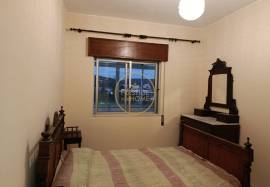 4 bedroom apartment with private parking for annual rental