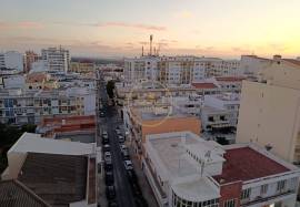 4 bedroom apartment with private parking for annual rental