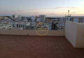 4 bedroom apartment with private parking for annual rental