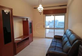 4 bedroom apartment with private parking for annual rental