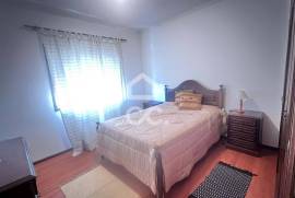 2 bedroom apartment for rent in Aver-o-Mar 2 bedroom apartment for rent in Aver-o-Mar