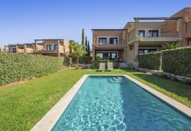 Carvoeiro – 2-bedroom corner townhouse with private pool and large garden