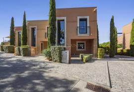 Carvoeiro – 2-bedroom corner townhouse with private pool and large garden Carvoeiro – 2-bedroom corner townhouse with private pool and large garden