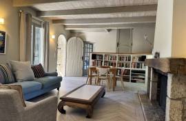 Charming Stone Farmhouse With 105 M2 Of Living Space On 19209 M2 Of Scrubland And Holm Oak Trees On A Hillside.