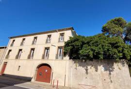 Elegant Winegrower's House With 370 M2 Of Living Space On 1548 M2 Of Land With Swimming Pool And Views.