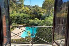 Elegant Winegrower's House With 370 M2 Of Living Space On 1548 M2 Of Land With Swimming Pool And Views.