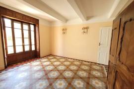 Elegant Winegrower's House With 370 M2 Of Living Space On 1548 M2 Of Land With Swimming Pool And Views.