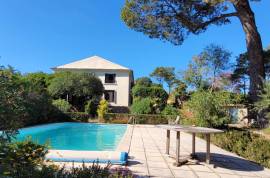 Elegant Winegrower's House With 370 M2 Of Living Space On 1548 M2 Of Land With Swimming Pool And Views.