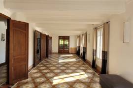 Elegant Winegrower's House With 370 M2 Of Living Space On 1548 M2 Of Land With Swimming Pool And Views.