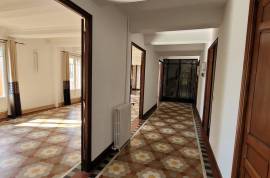 Elegant Winegrower's House With 370 M2 Of Living Space On 1548 M2 Of Land With Swimming Pool And Views.